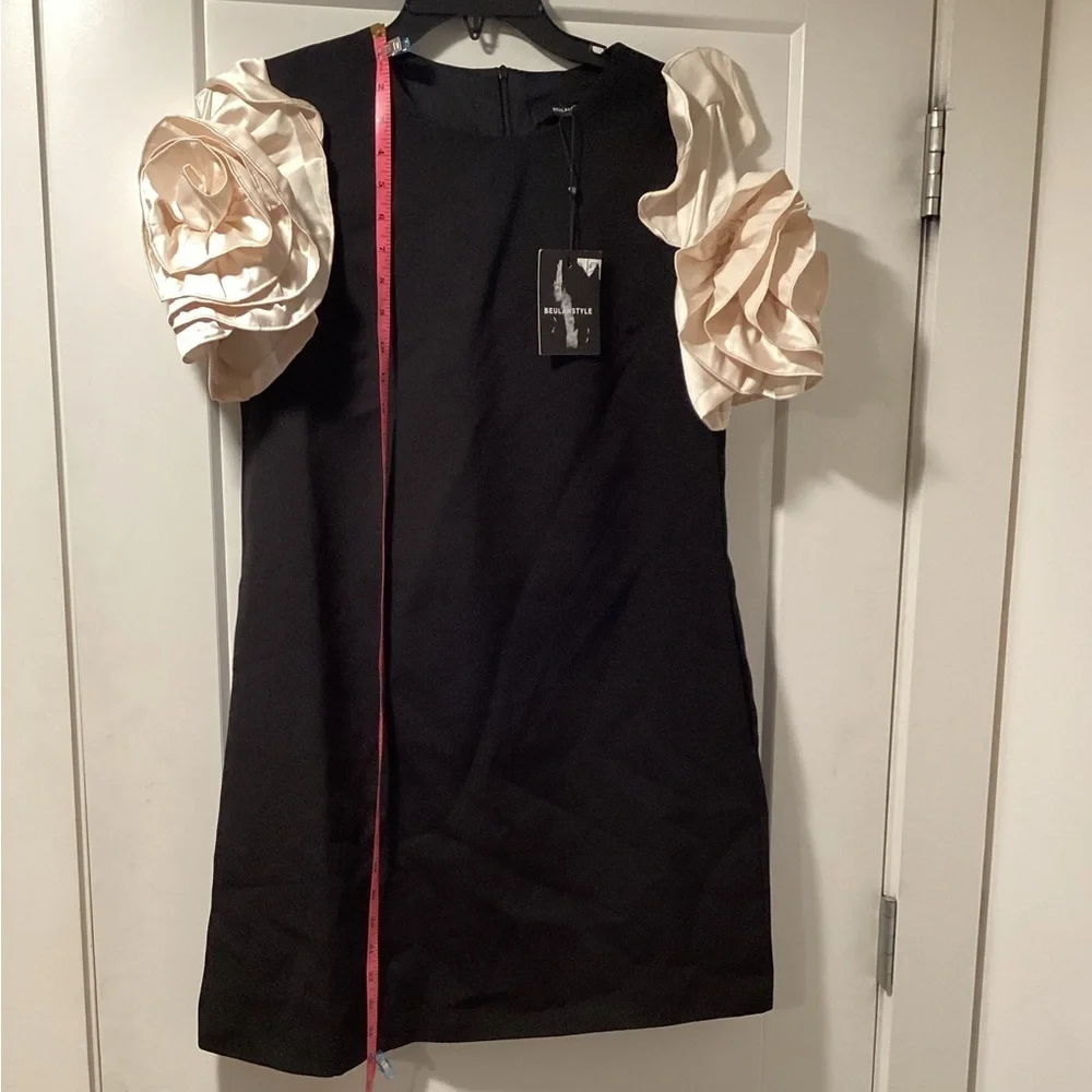 NWT Beulahstyle Size‎ L 3D Flower Sleeve Dress  Black
